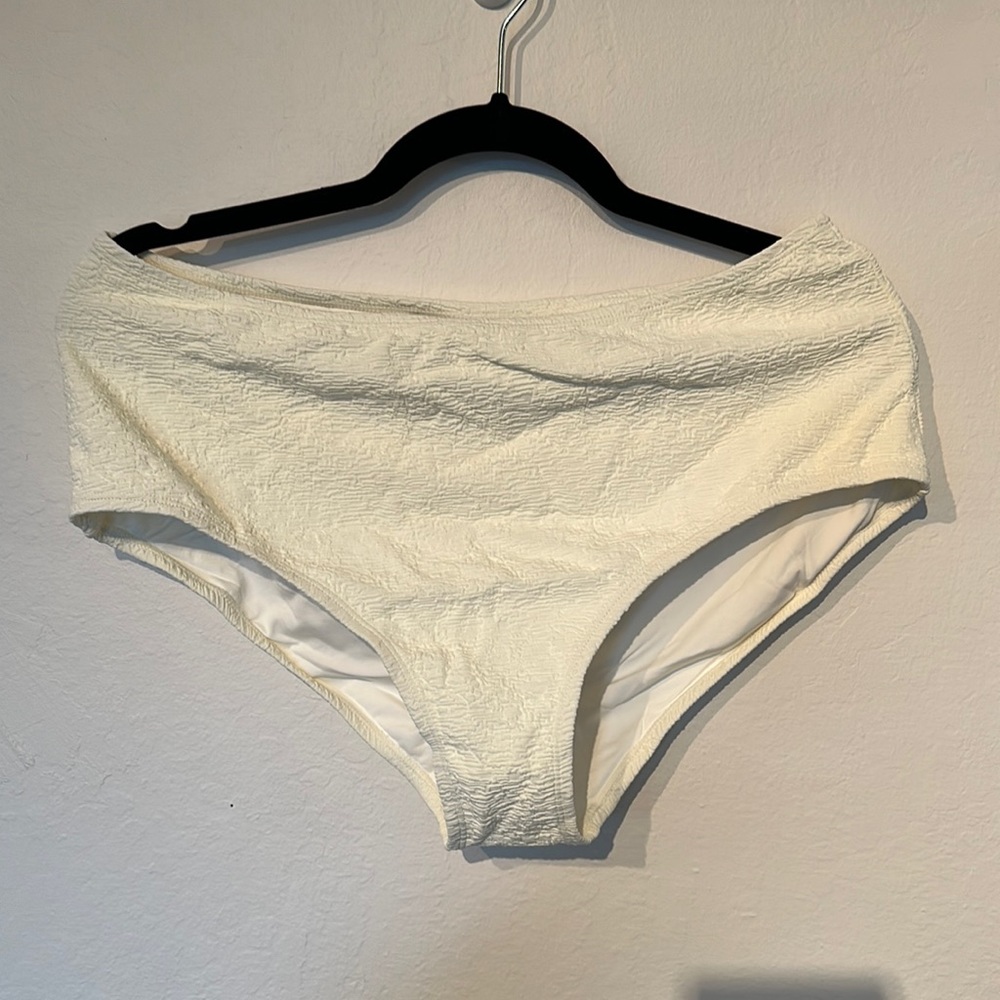 NWT High waisted bikini bottom
